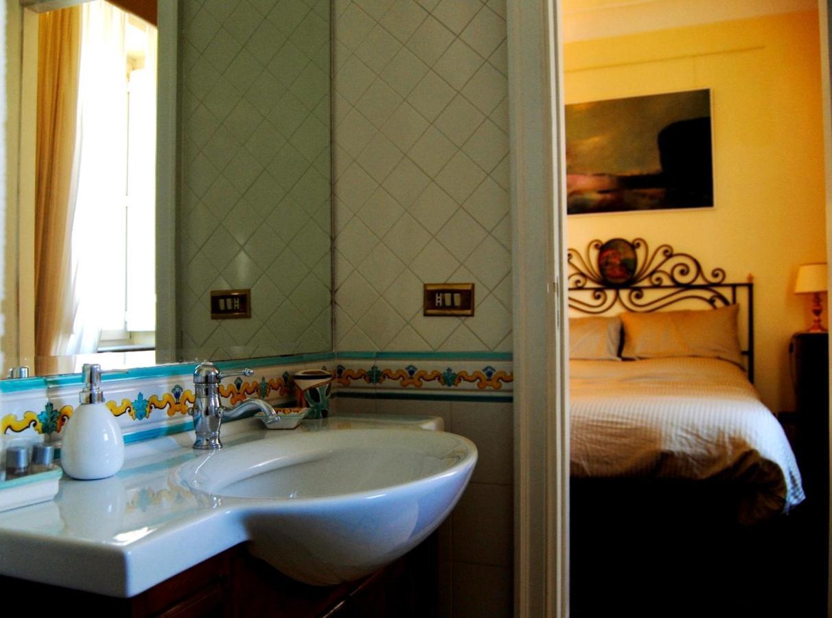 Calabritto Suite Napoli Exterior foto