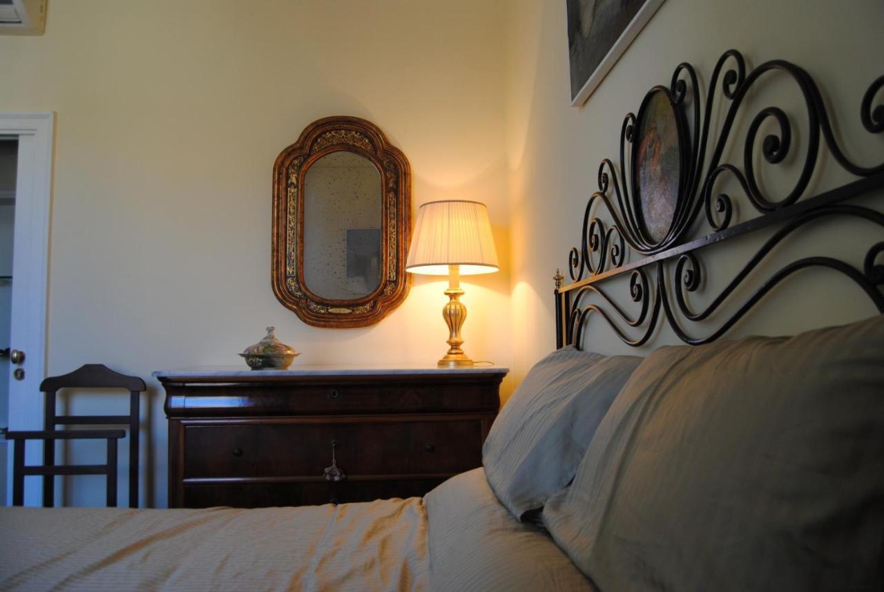 Calabritto Suite Napoli Exterior foto