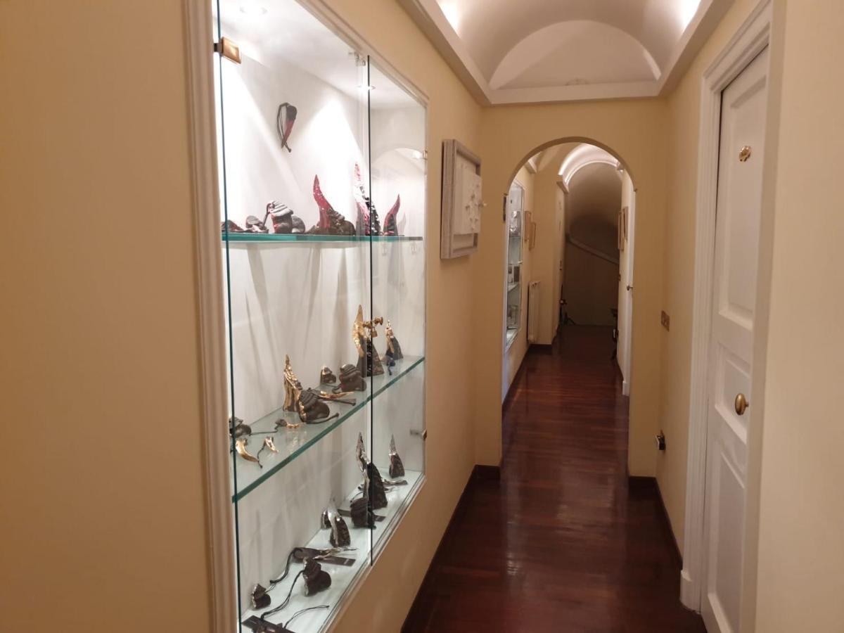 Calabritto Suite Napoli Exterior foto